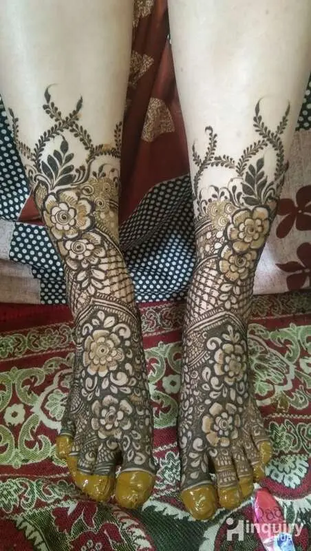 Umrah Mehndi Artist