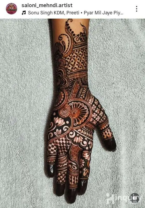 Saloni Mehndi Artist