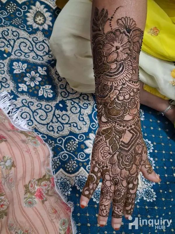 Samreen Mehndi Artist