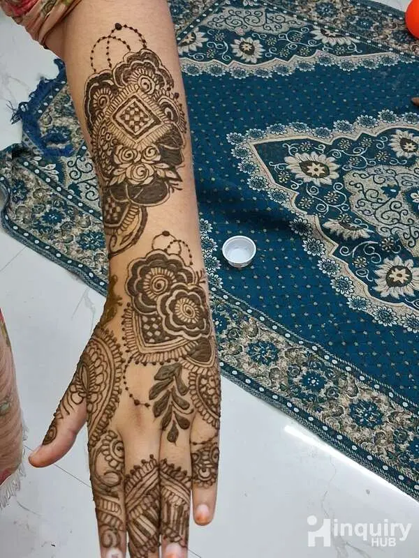 Samreen Mehndi Artist