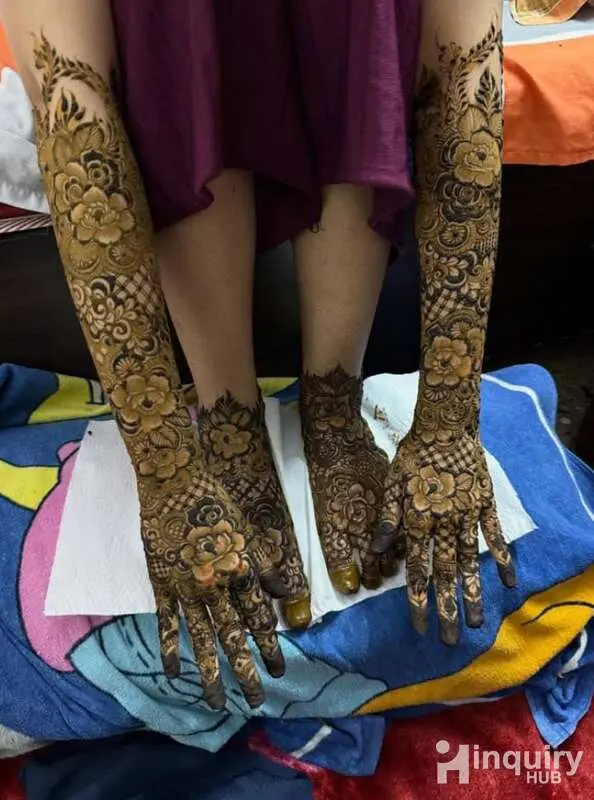Farha Mehndi Artists