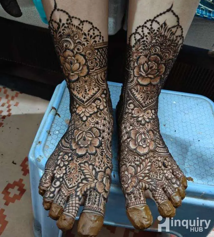 Farha Mehndi Artists