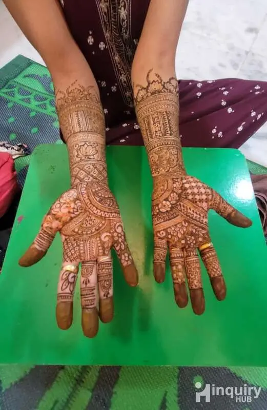 Nilam  Mehndi   Artists