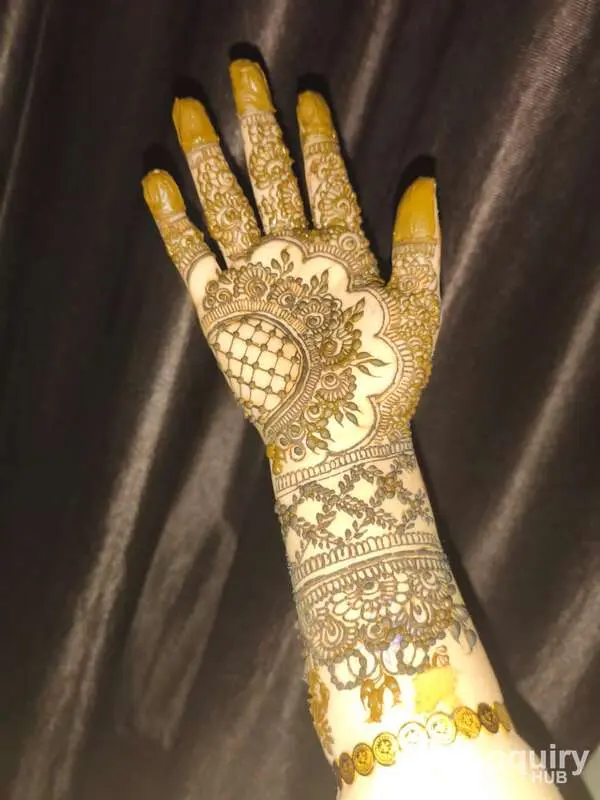 Saniya Mehndi Artistt