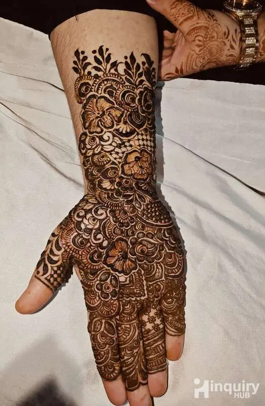 Firdos Mehndi Artist
