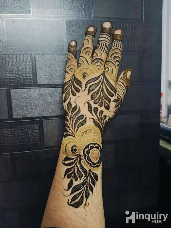 Firdos Mehndi Artist