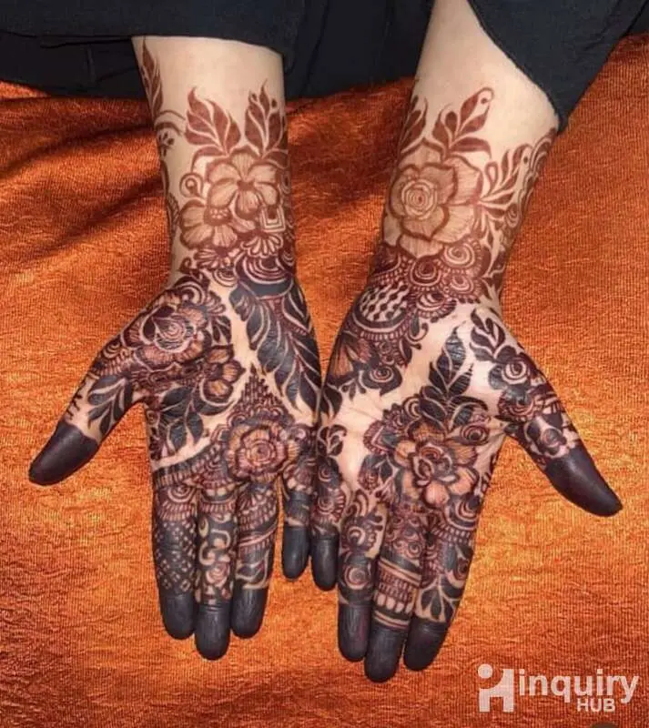 Mehndi Artist Tahreen