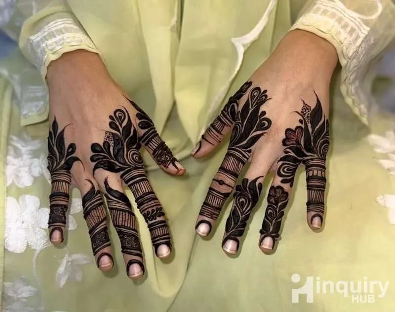 Mehndi Artist Tahreen