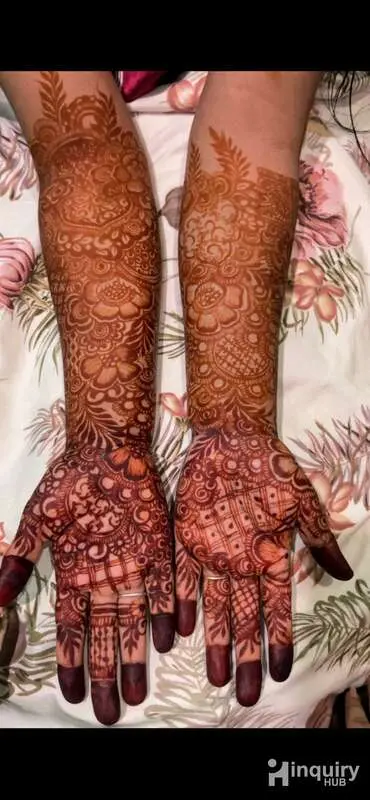 Mehndi Artist Tahreen