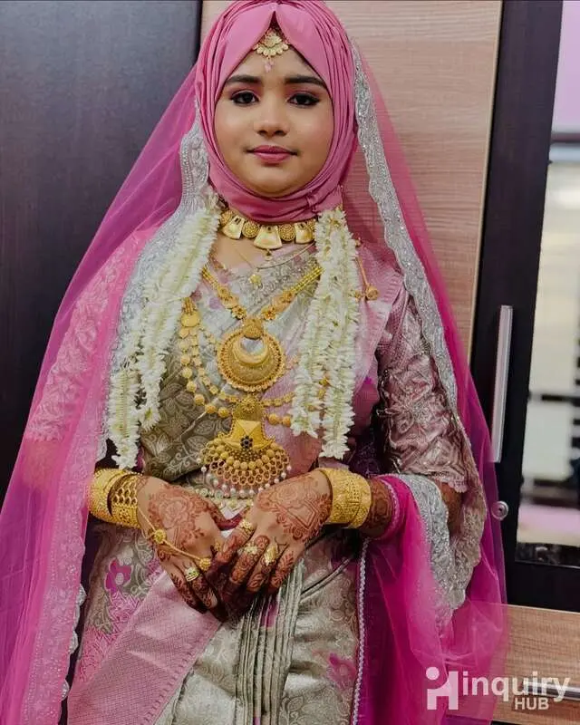 Kaneeza  Makeup Artist