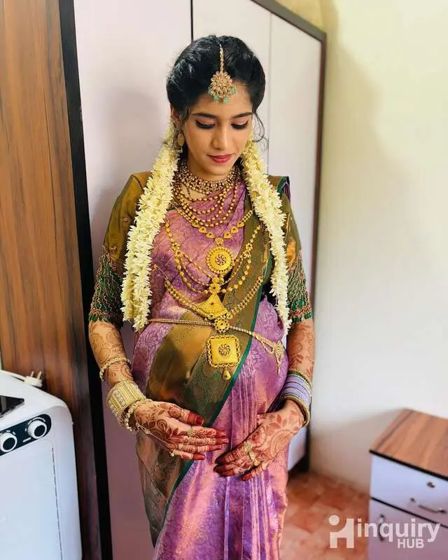 Kaneeza  Makeup Artist