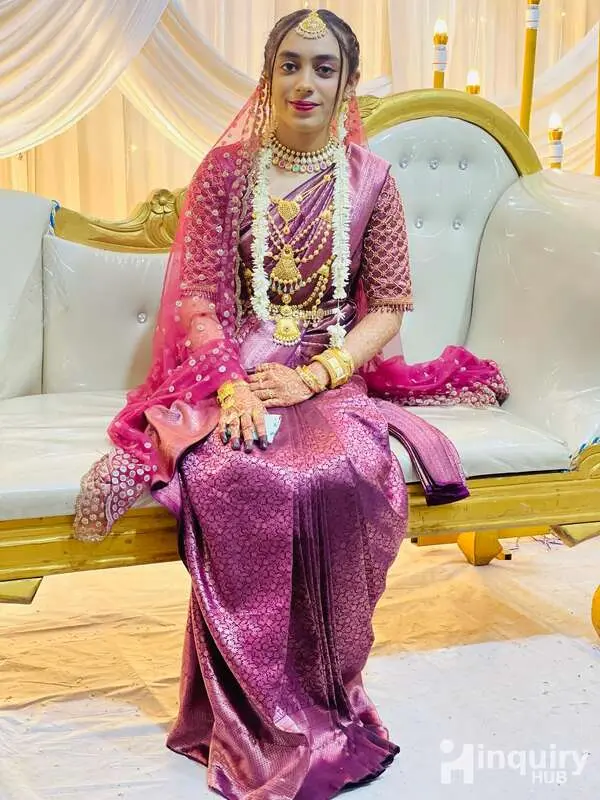 Kaneeza  Makeup Artist