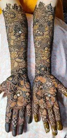 Zoya Professional Mehndi Artist