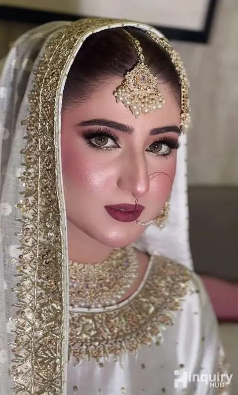 Professional Makeup Artist Zaara