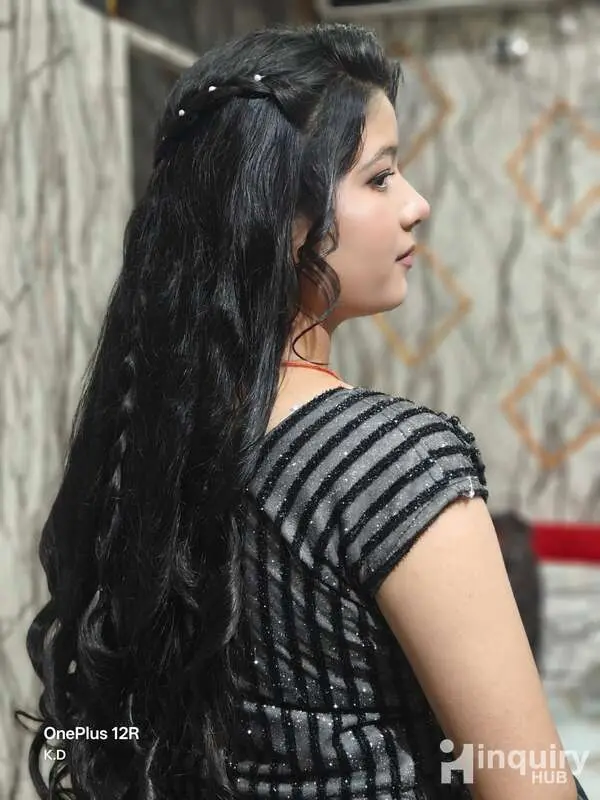 Anushka Diva Beauty Studio