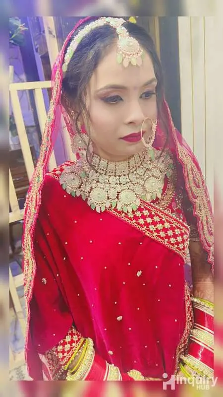 Anushka Diva Beauty Studio