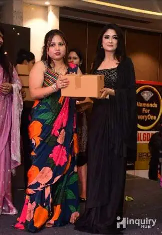 Khushboo Makeover Agra