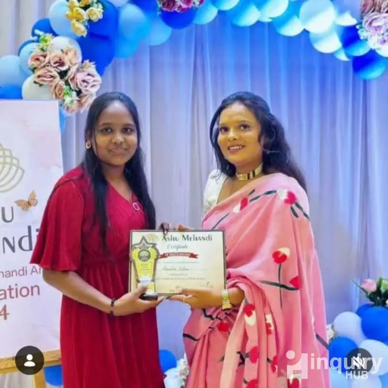 Annu Mehndi Artist