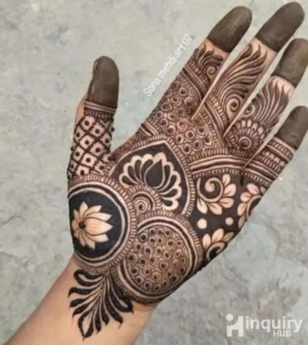 Ayasha Mehendi  Artist