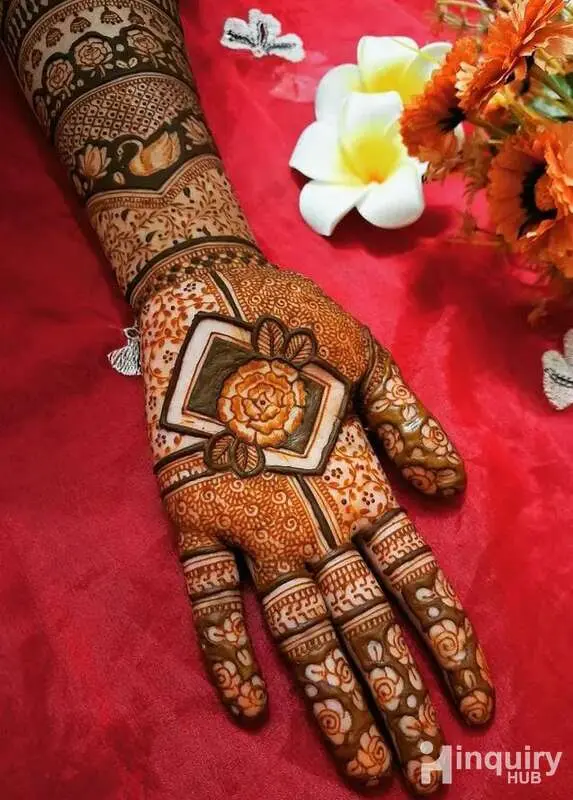 Ayasha Mehendi  Artist