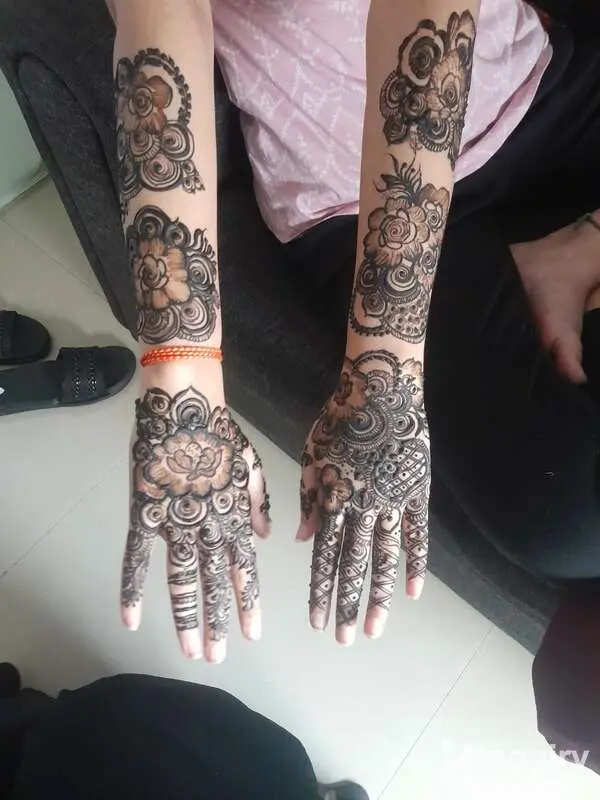 Neha Mehndi Artist