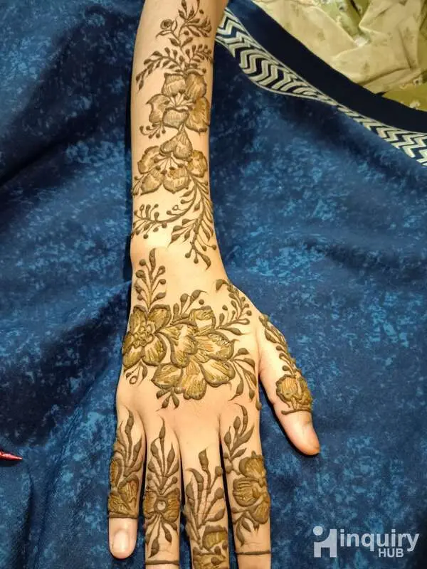 Sana Mehndi  Artist