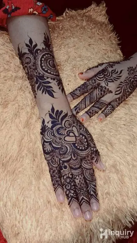 Sana Mehndi  Artist