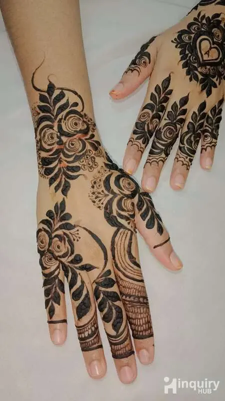 Sana Mehndi  Artist