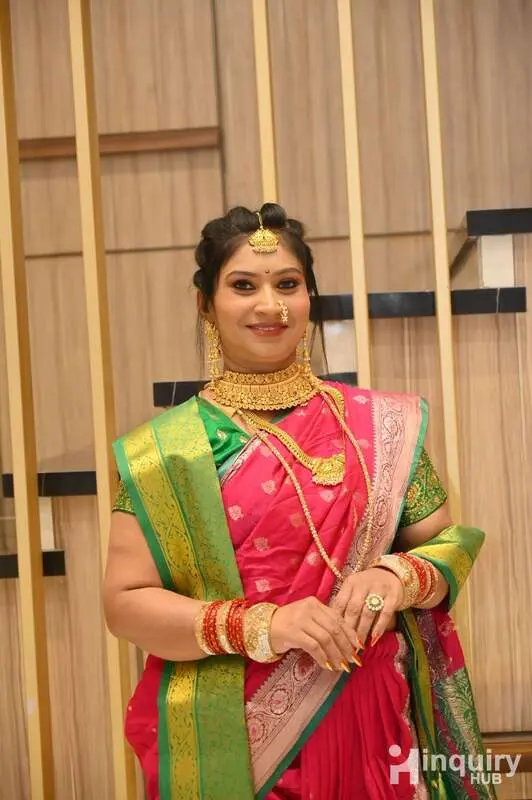 Sayali  Makeoveryby