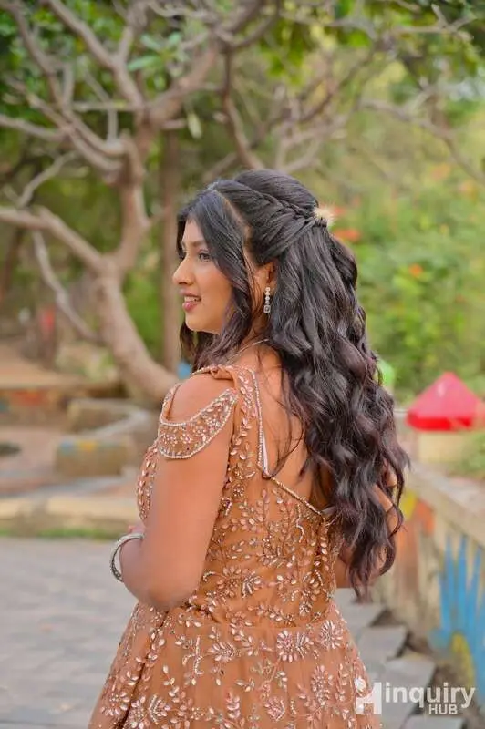 Sayali  Makeoveryby