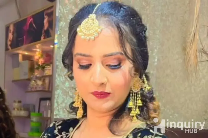 Kaur's Glow Makeup