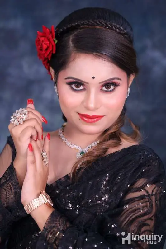 Aamna Makeup Artist