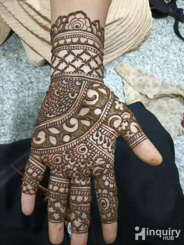 Mehndi Artist  Alfiya