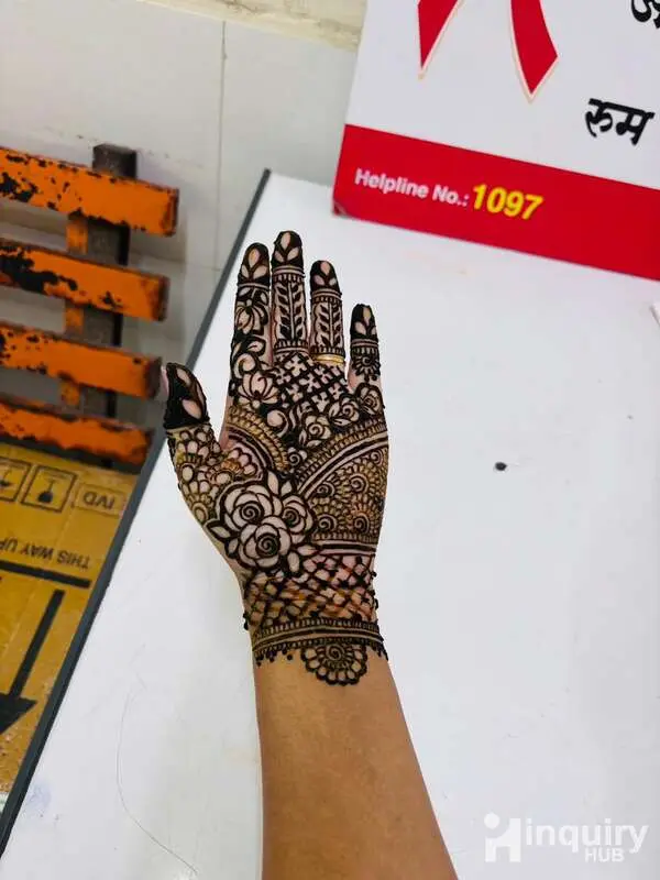 Shraddha S Mehendi Art