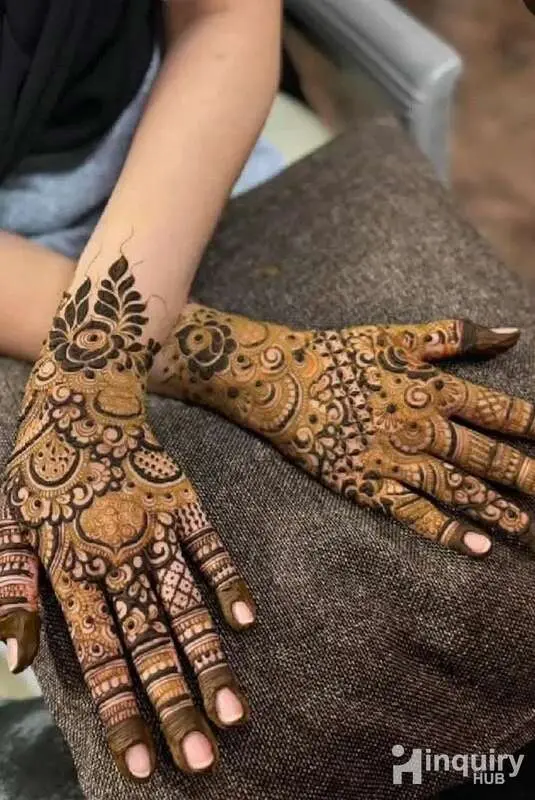 Rehnuma Mehndi Artist