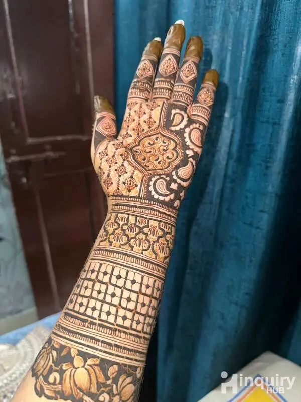 Pawni  Mehandi Artist