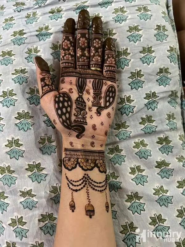 Pawni  Mehandi Artist
