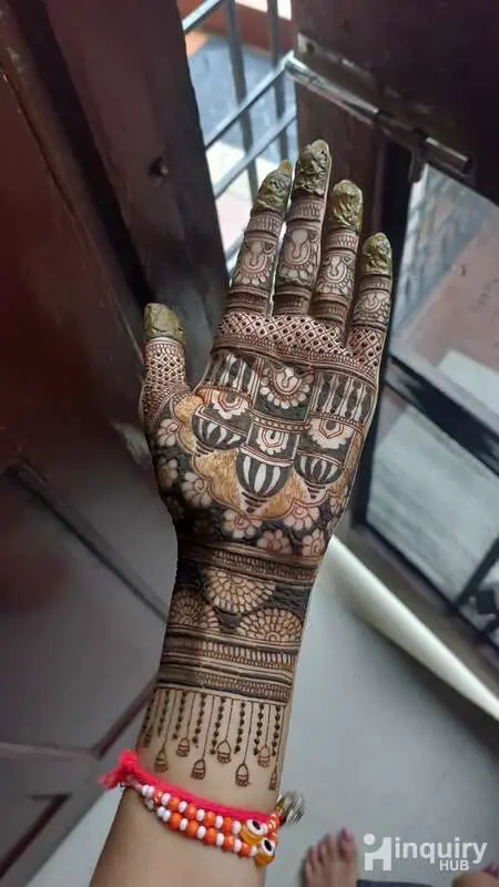 Pawni  Mehandi Artist
