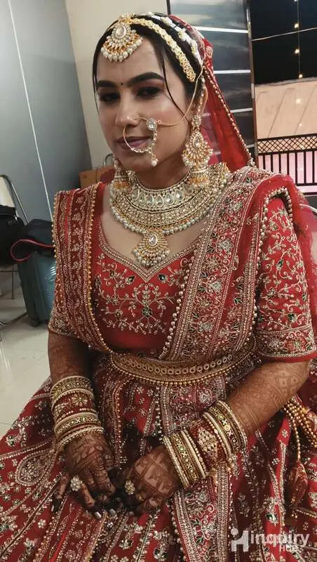 Gunja  Makeup Artist