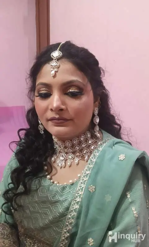 Gunja  Makeup Artist