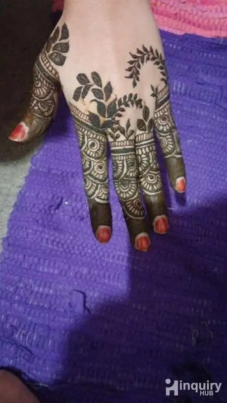 Shibra Mehandi Artist