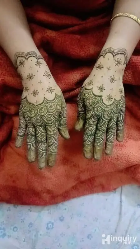 Shibra Mehandi Artist