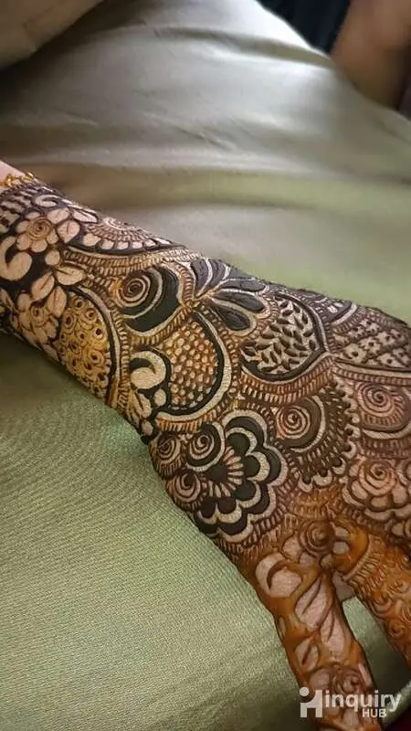 Shifa Mehendi Artist