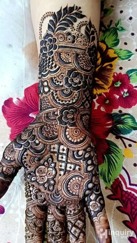 Shifa Mehendi Artist