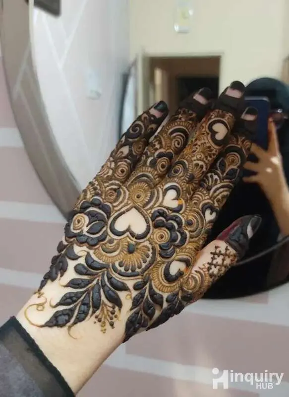 Professional Mehndi Designer
