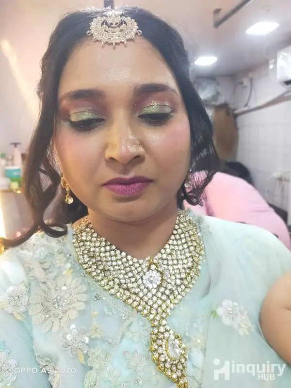 Shobha J Beauty  World   Mekaup Artist Cosmetologist