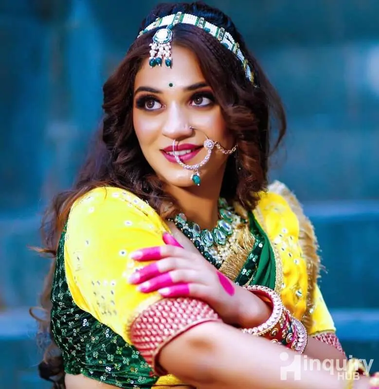 Ayushi Makovers