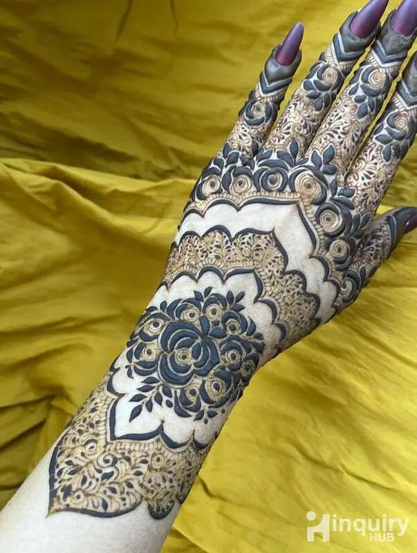 Ayeshamehendi Artist