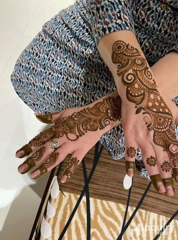 Ayeshamehendi Artist