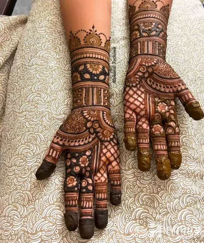 Ayeshamehendi Artist